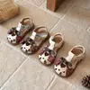 Sandálias Fechadas com Solado Macio para Bebê Menina 2026 Novo Estilo de Verão Sapatos para Bebê e Criança Pequena Sandálias Fofas de Princesa para Meninas