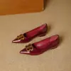 Sapatos Mary Jane de salto médio, salto bloco, para calçar sem cadarço, para mulheres, nova coleção primavera/outono, estilo francês, com fivela quadrada metálica, bico fino e abertura rasa