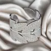 Anillo de acero inoxidable hueco elegante estilo europeo y americano para mujer, lujo ligero, sentido de alta gama, apertura ajustable, titanio no descolorante