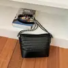 Outono 2026 Nova Bolsa de Moda de Nicho de Alta Qualidade para o Dia a Dia Bolsa Transversal Tipo Balde com Zíper Bolsa para Celular Venda por Atacado Bolsa Feminina