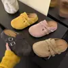 Zapatos casuales tipo slip-on para mujer, nuevos para primavera-verano 2025, para uso exterior, con punta cerrada y aumento interno de altura de 2.5 cm