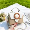 Bolsa Caixa de Palha Tecida Floral Simples e Fashion Transfronteiriça, Bolsa de Mão Urbana Tendência para Mulheres, Bolsa Casual de Ombro e Transversal