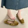 Zapatos slip-on 2026 planos simples estilo nuevo punta cuadrada perezosa versión coreana zapatos bajos con lazo primavera y otoño suela blanda