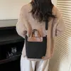 Bolsa Satchel de Balde Estilo Novo 2025 para Mulheres, Bolsa de Ombro Transversal Veludo Pele de Veado Fashion retrô, Bolsa de Mão Versátil para o Dia a Dia, Tendência