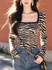 Camiseta Feminina da Moda com Estampa de Zebra Escovada, Decote Quadrado, Manga Longa, Estilo Início da Primavera, Ajuste Slim, Top Interno Plus Size