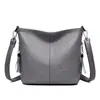 Bolsa feminina 2022 nova bolsa feminina de meia-idade coreana casual borla balde bolsa simples bolsa de ombro mensageiro bolsa da moda