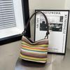 Bolsa de axila com listras de arco-íris de cor contrastante Nova bolsa de palha de estilo ocidental Bolsa feminina estilo francês com listras coloridas Bolsa tipo balde feminina da moda