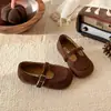 Sapatos Pequenos de Couro Estilo Retrô Francês 2026 Nova Coleção Primavera/Outono Versão Coreana Sapatos de Princesa com Estampa de Leopardo para Meninas Sola Macia Sapatos Feijão Sapatos Individuais