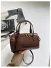 Bolso Boston moderno y versátil para mujer, nuevo modelo 2026, bolso de mano de alta gama, bolso cruzado para el trabajo y los desplazamientos, bolso de hombro