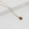 Colar de Aço Titânio Dourado para Mulheres, Não Desbota, Joia de Corrente de Clavícula de Luxo Leve de Nicho, de Alta Qualidade, Versátil, Moderno e Elegante