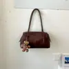 Chegada Nova Outono 2026 Design de Nicho Couro Macio Retrô Bolsa Almofada Moda para o Trabalho Versátil Leve Bolsa de Ombro Único Sob o Braço