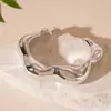 Pulseira Aberta Geométrica Irregular Metálica Europeia e Americana Personalidade Exagerada Simples Nicho Elegante Joias de Alto Padrão para Mulheres