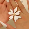 Anillo Exagerado de Aleación Blanca con Flor Blanca Transfronterizo Europeo y Americano Moda Goteo de Aceite Flor de Cinco Pétalos Tridimensional Anillo Abierto