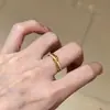 Anel Dourado com Design de Nó Torcido para Mulheres, Adequado para o Dedo Indicador, Camada Dupla, Estilo Leve de Luxo, Anel Versátil com um Toque de Luxo de Nicho, Exclusivamente para Vendas Transfronteiriças