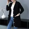 Nuevo cárdigan de punto liso para Otoño e Invierno 2023, de longitud media, estilo coreano suelto, chaqueta suéter versátil para mujer