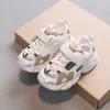 Sandalias Deportivas Infantiles para Bebé con Punta Cerrada para Niños Verano 2025 Nuevo Estilo Zapatillas de Malla Hueca a la Moda para Niñas