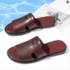 Sandalias de hombre transfronterizas 2026 verano nuevas versátiles casuales zapatos de playa para la costa para papás, sandalias slip-on para exteriores para hombres