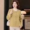 Traje elegante para mãe, casaco curto de lã estilo Chanel para mulheres, outono e inverno de 2026, top curto vermelho para sogra em banquete de casamento