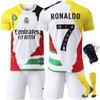 Traje de Entrenamiento de Fútbol 2526 Edición Conmemorativa Real Madrid Ronaldo 7 Riad Traje de Fútbol Retro Conjunto de Jersey para Niños y Adultos