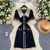 Vestido feminino estilo retro chic coreano, com blocos de cor e gola polo de manga curta, estilo francês de verão com fivela de metal, acinturado, em seda gelada que afina