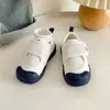 Zapatos de Interior para Niños Pequeños y Preescolares, Tenis Blancos para Niños y Niñas, Zapatos Suaves con Suela Antideslizante para Primavera y Otoño, Modernos