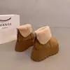 Botas de nieve para mujer de suela gruesa, que aumentan la altura, de caña corta, nuevo estilo de invierno 2026, forradas de felpa para abrigar, a la moda, engrosadas y antideslizantes, adecuadas para climas fríos