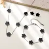 Juego de Joyería de Acero de Titanio de Trébol de Cinco Hojas, Joyería de Acero Inoxidable que no se decolora, Estilo de Lujo Ligero, Directo del Fabricante, Popular en Europa y América