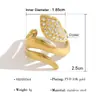 Estilo Clásico Europeo y Americano Anillo de Acero Inoxidable Hueco con Diseño de Ola Tachonado de Diamantes Blancos Índice Personalizado de Moda Joyería Transfronteriza Venta al por Mayor