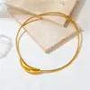 Colar Gargantilha Fino Artesanal DIY Simples e Único Estilo Europeu para Mulheres, Estilo Básico Resistente e Versátil, Joia de Anel Liso Banhada a Ouro em Aço Inoxidável