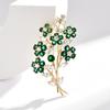 Broche de Luxo Leve e Sofisticado, Broche Clássico de Flor Doce de Esmeralda de Imitação, Zircônia Micro-Cravada Corsage Sofisticado Estilo Ins para Mulheres