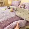 Frazada de Cama de Felpa de Leche de Gasa de Doble Capa Juego de Tres Piezas Dormitorio de Estudiantes Manta de Doble Cara Protector de Colchón y Cama