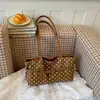 Bolso de Axila Fresco Dulce Lindo de Lunares para Mujer 2026 Nuevo de Mano Texturizado Casual Gran Capacidad de Hombro Único Bolso para Mujer