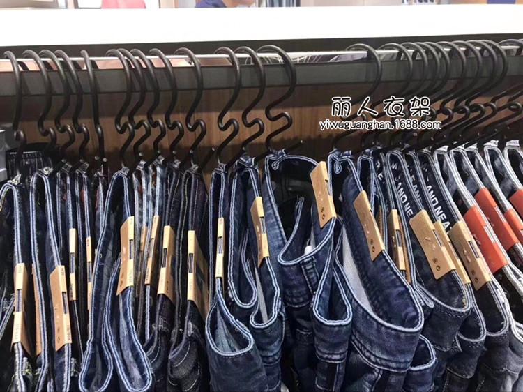 新款5.8黑色牛仔裤挂