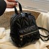 Mochila sencilla de estilo japonés, popular bolso para mujer, novedad de 2023, mochila informal con hilo bordado para estudiantes y niñas, mochila de gran capacidad que combina con todo.