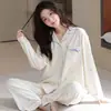 Pijama atacado de manga comprida e perna comprida para mulheres, nova coleção de outono, estilo doce e casual, design de abertura frontal, pode ser usado como roupa externa, feito de algodão e com frete grátis