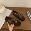 Sapatos Mary Jane Estilo Retrô em Pele de Ovelha, Sapatos Rasos de Couro para Mulheres, Adequados para Saias, Novo Modelo 2026, Sapatos de Salto Baixo com Tira em T