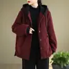 Foto Real da Jaqueta Oversized de Veludo Cotelê 2026, Modelagem Ampla, Forrada com Fleece, Aconchegante, Estilosa, Retrô, Com Capuz, Casaco de Algodão para Mulheres