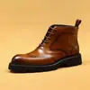 Botas Martin Masculinas de Inverno para Negócios/Botas de Couro Brogue com Couro Esculpido e Solas Grossas/Botas de Couro de Cano Alto Estilo Inglês