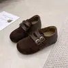 Suela suave de fondo plano punta redonda Birken estilo nuevo corte bajo zapatos sencillos para mujer 2026 otoño zapatos ligeros para falda versátiles modernos