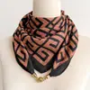 Bufanda de Cuello Bufanda de Seda para Mujer 2025 Nueva Hebilla Magnética Bufanda Pequeña Bufanda de Cuello de Primavera Bufanda Triangular de Alta Gama