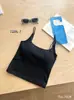 Camisola Feminina Estilo Desejo Puro com Design Doce e Picante, Efeito Emagrecedor Plissado, Bojos Embutidos, Adequada para Usar em Camadas ou Sozinha, Lindo Design nas Costas