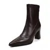 Elegantes, estilizadas y refinadas botas de punta fina ajustadas para el día a día de mujer, Otoño/Invierno 2026, tacón alto grueso, punta fina, botines elásticos de piel de oveja