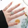 Anel Aberto com Design de Nicho Interessante Feito de Aço Inoxidável, Anel para Dedo Indicador com um Toque de Luxo Leve, Moderno e Fashion, Acessório Versátil Estilo Coreano