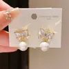 Pendientes de Plata Bañada en Oro Real de 14K con Aguja de Plata, Estilo Lujo Ligero, Lazo de Circonita, Perla, para Mujer, con un Toque de Alta Gama y Elegancia