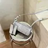 Bolsa Feminina de Design de Nicho com Rebites 2026 Nova Moda Casual Bolsa Transversal Super Quente Ombro Único Bolsa Redonda Cilindro Almofada