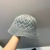 Chapéu de Pescador de Malha Estilo Coreano Outono e Inverno com Etiqueta M para Mulheres, Moda Versátil de Camada Dupla Vazada, Aba Larga, Afina o Rosto, Copa Pequena