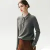 Nueva colección de otoño: Suéter de punto 100% cachemir puro con cuello alto para mujer, con botones metálicos, un diseño ajustado y un estilo versátil adecuado para el trabajo o el uso diario.
