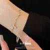 Pulseira Borboleta de Zircônia Banhada a Ouro Real com Madrepérola Moda Coreana Pulseira de Temperamento Joias de Luxo Leve de Alta Qualidade para Mulheres Venda por Atacado