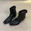 Botas de tornozelo de pele de ovelha super macias de salto alto, nova coleção outono/inverno, botas Chelsea de bico quadrado, botas estilo Martin, salto grosso, botas versáteis e que afinam