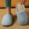 Pantuflas de Interior Populares para Mujer Transfronterizas, de Tacón Alto, Cálidas, Cómodas, Suaves, Ligeras de Algodón, Venta al por Mayor, Personalización de Pedidos Pequeños